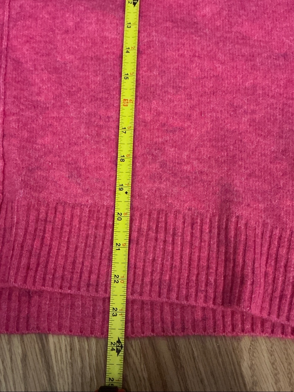 Vince Camuto Hot Pink V-Neck Sweater Size Medium - Picture 5 of 6